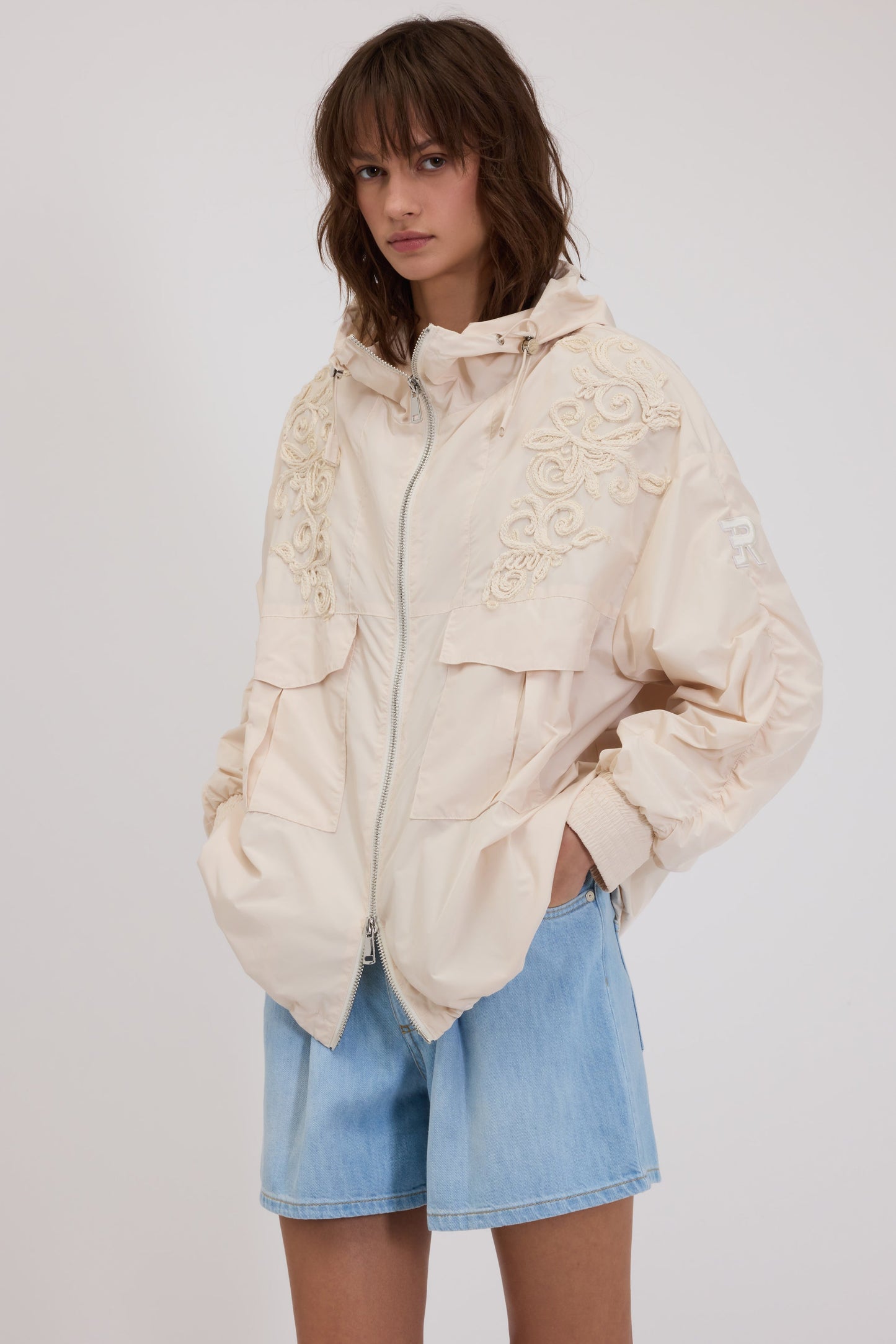 BASICXL TAFFETA PARKA MED HÆTTE OG KORNET BRODERI