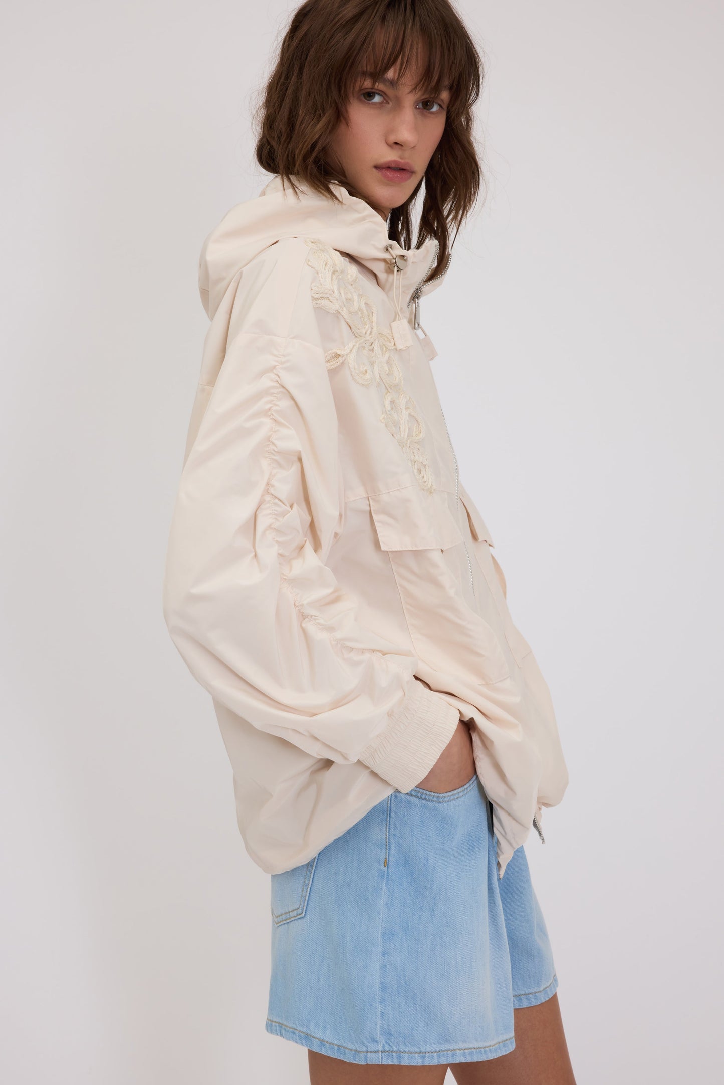 BASICXL TAFFETA PARKA MED HÆTTE OG KORNET BRODERI