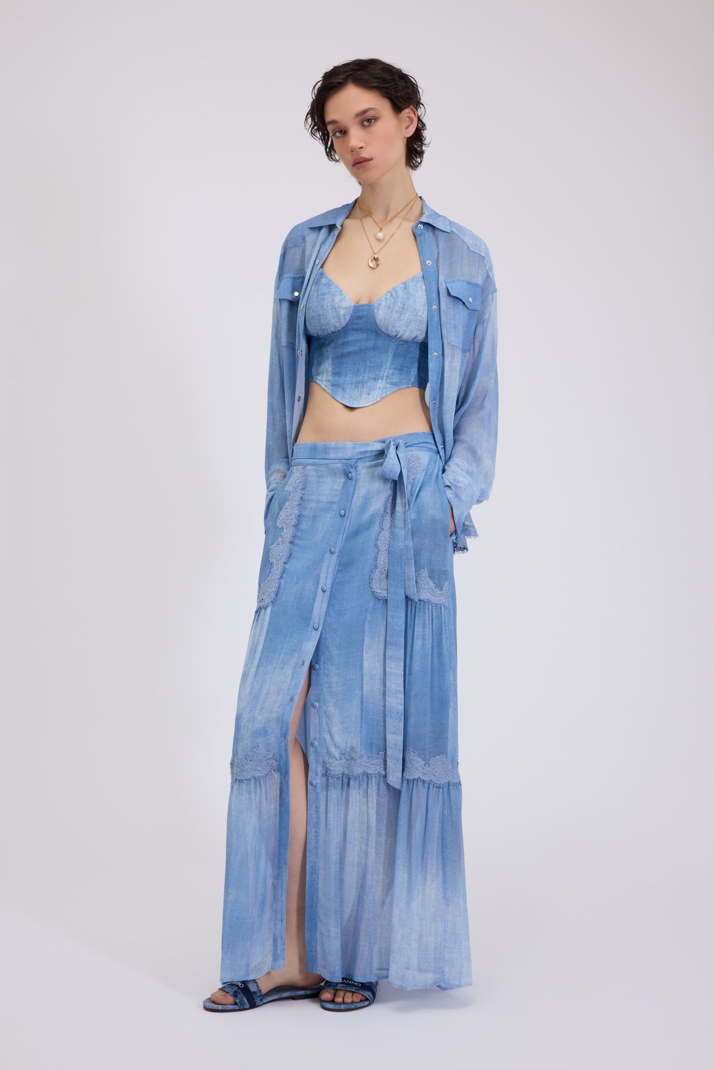 BASICXL GEORGETTE LANG NEDERDEL MED DENIMPRINT MED BLONDE