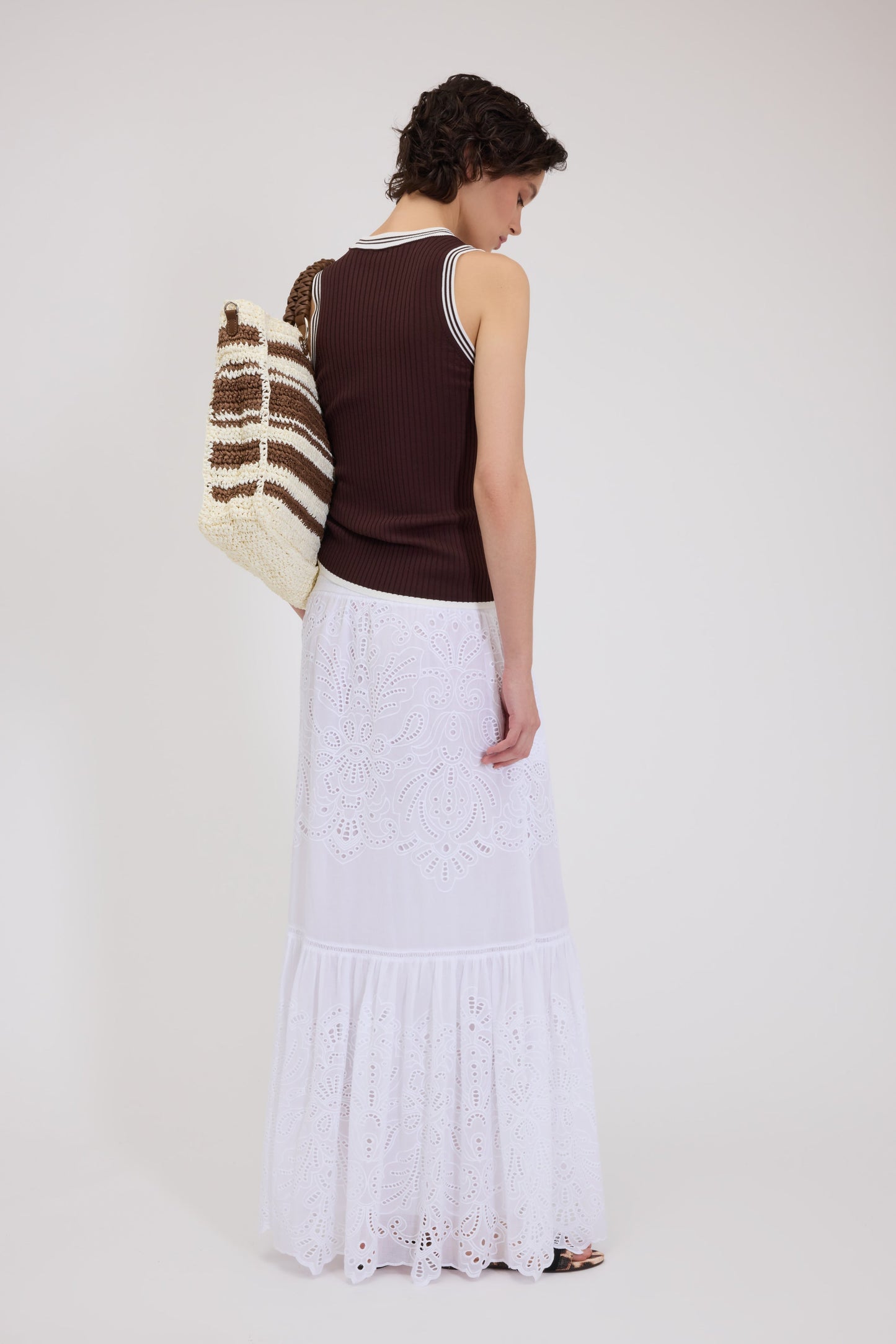 BASICXL LANG FRYSET NEDERDEL I BRODERIE ANGLAISE
